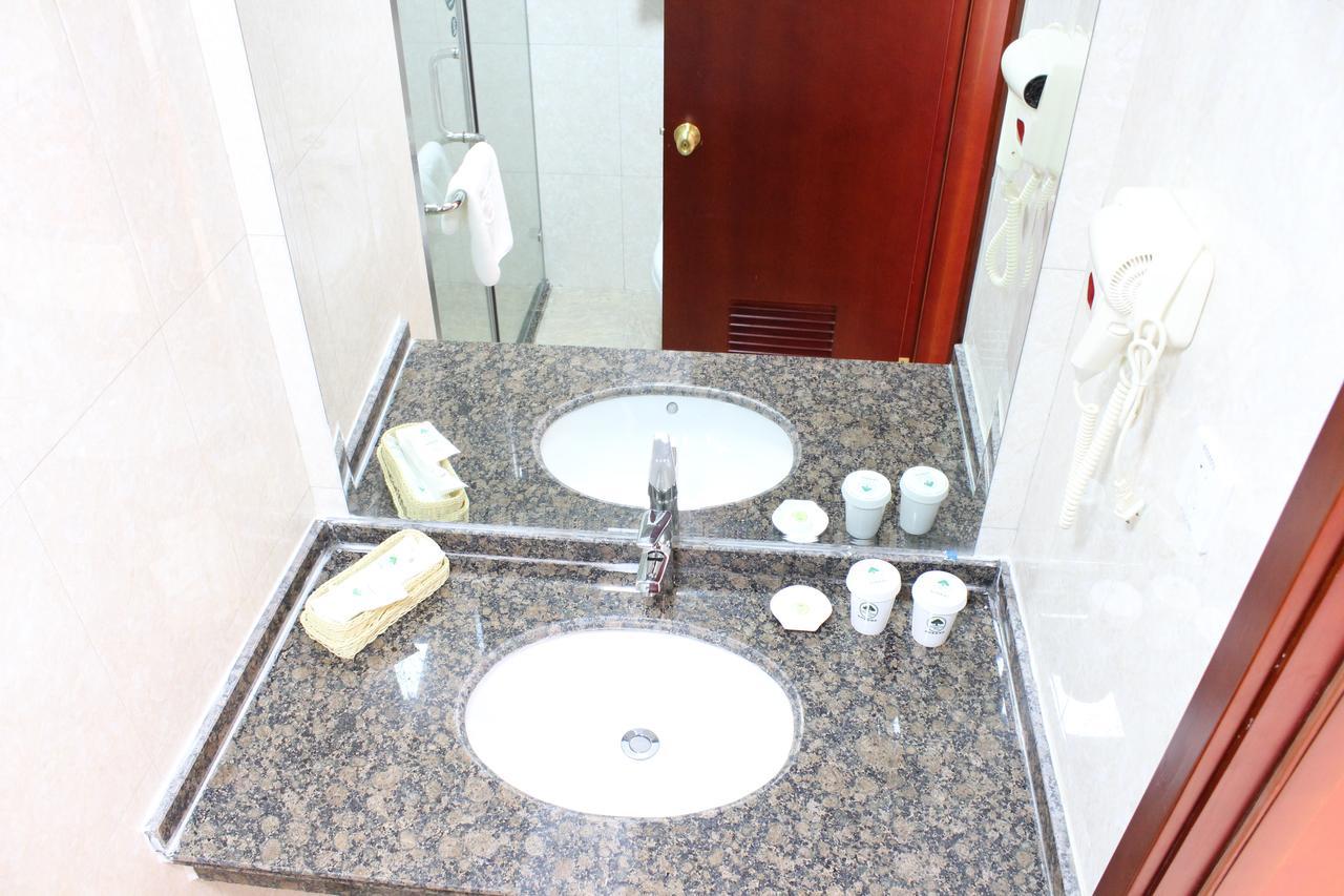 Greentree Inn Shanghai Expo Site South Yanggao Road Subway Station Express Hotel Kültér fotó